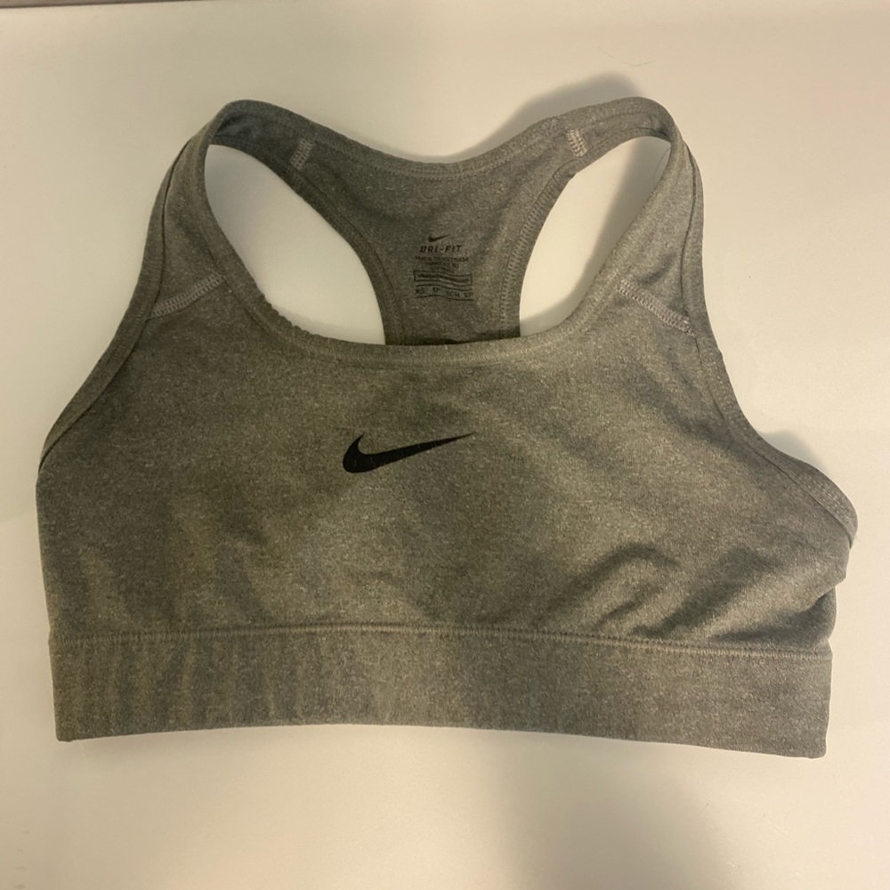 gray nike sports bra